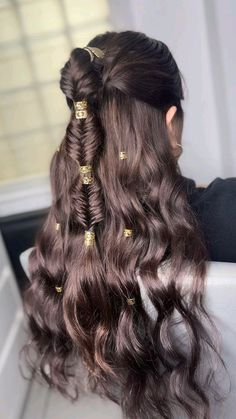 Mermaid Hair With Braids, Middle Eastern Hairstyles, Arab Hairstyles, Arabian Hairstyle, Genie Hair, Ramadan Hairstyles, Indian Hair Styles, Arabic Hairstyles, Greek Goddess Hairstyles