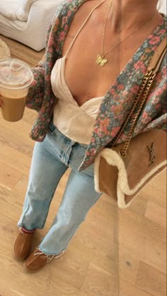 Looks Hippie, Looks Jeans, Outfits For School, Skandinavian Fashion, Look Retro, Uggs Outfit, Winter Trends, Mode Inspo