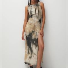 Pull&Bear Long Tie-Dye Knot Dress Nwot - I Took The Tags Off But Have Never Worn This Dress! Size: Small *Dress Is Lined *Slit On The Left Leg Tie Dye Knots, Pull And Bear, Knot Dress, Dye Dress, Tie Dye Maxi Dresses, Tie Dye Dress, Young Fashion, Tie And Dye, Pull & Bear