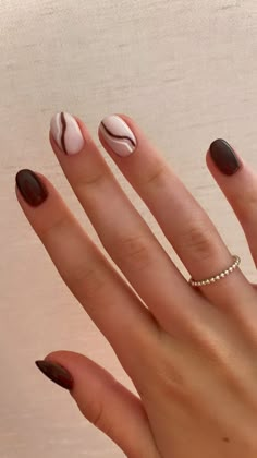 Brown Swirl Nails Almond, Simple Nail Designs Almond Shape Short, Fall Nail Designs Almond Shape Short, Brown Nails Short Almond, Brown Squiggle Nails, Brown Oval Acrylic Nails, Short Nail Designs Brown, Cute Easy Fall Nails, Simple Brown Nail Designs