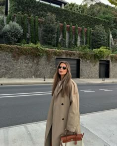 Sunglasses Celine, Trench Coat Outfit, Friday Outfit, Fall Winter Trends, Coat Outfit, Fall 24, October 7, Airport Outfit, Photo Instagram