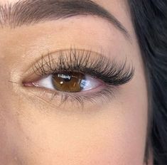 Natural Fake Eyelashes, Lash Extentions, Lashes Fake Eyelashes, Lash Extensions Makeup, Cat Eye Lash, Eyelash Extensions Styles, Perfect Eyelashes, Pretty Lashes, Natural Eyelash Extensions