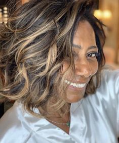 Short Balayage, Mommy Hairstyles, Straight Wavy Hair, Brown Hair Inspo, Medium Short Hair, Hair Color And Cut