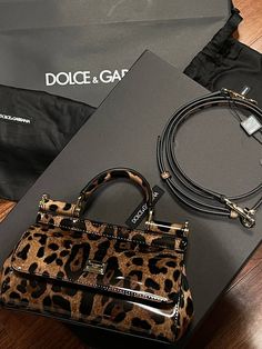 Unique Handbag, Leopard Bag, Girly Bags, Luxury Purses, Fancy Bags, Pretty Bags, Dolce E Gabbana