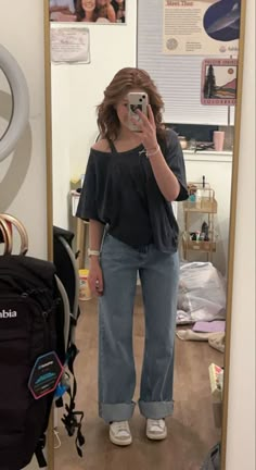 Outfits That Go With Glasses, Outfits For A Trip Casual, Wide Neck Top Outfit, Indy Aesthetic Outfits, Unrevealing Summer Outfits, Casual Basic Outfits Aesthetic, 81 Degree Weather Outfit, Spring Outfits School Casual, Curvy Trendy Outfits