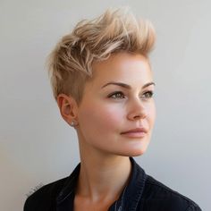 60 Edgy Short Pixie Cuts to Inspire Your Next Bold Look In 2024 Blond Pixie Haircut, Short Blonde Hair Pixie, Edgy Pixie Haircuts Undercut, Pixie Fade, Short Blonde Pixie Cut, Halle Berry Short Hair, Very Short Pixie Haircut, Edgy Pixie Cut