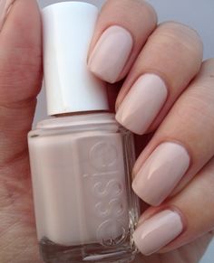 Essie's "Topless and Barefoot" -- one of the best nude colors Nude Nail Polish, Essie Nail Polish, Popular Nails, Essie Nail, Nail Polish Colors, Nude Nails, Wedding Nails