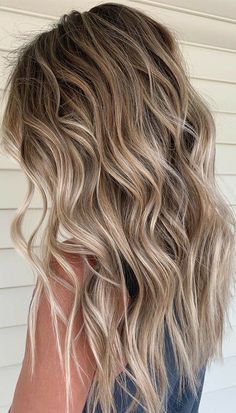 Fall Hair Light Brown Blonde, Blonde Highlights On Brown Hair Not Balayage, Highlights B Hair Blonde, Dark To Light Hair Balayage, Dark Blonde And Brown Hair, Sandy Hair With Highlights, Hair Color Ideas Brown And Blonde, Auburn Brown And Blonde Hair, Light Light Brown Hair With Highlights