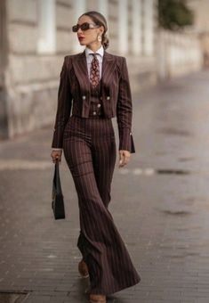 Daily Formal Outfit Women, Business Core Outfits For Women, Vintage Corporate Outfits, Formal Suits For Women Classy, Formal Suits For Women Prom, Formal Streetwear Women, Skirt Suits For Women Classy, Women Suits Prom Classy, Simplistic Outfits