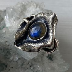 Rainbow Labradorite ring, sterling silver abstract ring for women, Textured ring, blue gemstone flashy labradorite ►Ring weight: approx. 14 gr ►Ring size: All sizes are available (choose from the option) ►Stone parameters: 13 mm / 10 mm ✔️ Please, view my store policies before buying this item here. https://www.etsy.com/shop/shahinianjewelry/policy For more information, ➩You can also look at FAQ！ More from us For more chunky rings, click here: https://etsy.me/3x2lumT For more adjustable rings, c Abstract Ring, Power Ring, Textured Ring, Chunky Rings, Labradorite Ring, Ring Blue, Blue Gemstones, Armenia, Ring Sterling Silver