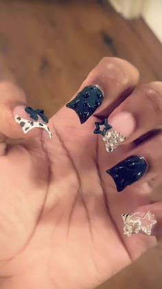 Black Nails Christmas, Blue Square Acrylic Nails, Navy Blue Acrylic Nails, Black Duck Nails, Black Junk Nails, Winter Black Nails, Black And Blue Nails, Punk Nails, Hard Nails