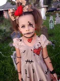 Scary Doll Costume, Creepy Doll Halloween Costume, Creepy Doll Costume, Creepy Doll Halloween, Halloweenský Makeup, Creepy Halloween Costumes, Scary Kids