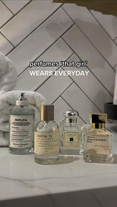 Girl Perfume, Fragrance Lab, Perfume Organization, Fragrances Perfume Woman, Perfume Collection Fragrance, Body Smells, Perfume Scents, Perfume Lover, Body Care Routine