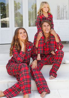 Need it SOONER than the Estimated Arrival? It's POSSIBLE, please contact us! 🌸 VANCOUVER MEN'S FLANNEL PAJAMA SET Looking for the perfect gift for the groom and his groomsmen that's memorable and useful? Our Vancouver PJs are made out of 100% tightly woven cotton flannel and provide just the right amount of comfort, class and style. Shirt features closure and chest pocket detail Pants feature elastic waistband, drawstring closure and side pockets for convenience Front and/or back embroidery ava Christmas Pjs Couple, Monogrammed Christmas Pajamas, Personalized Christmas Pajamas, Mens Flannel Pajamas, Flannel Pjs, Pajamas Matching, Christmas Pajamas Kids, Holiday Pjs, Kids Flannel