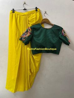 Green Crop Top with Dhoti Pants and Attached Dupatta Set for women Indo Western dress Party wear Indian Dress Dhoti saree set Designer sari Crop Top With Dhoti, Indo Western Dress Party Wear, Dhoti Saree, Designer Sari, Dhoti Pants, Indo Western Dress, Green Crop Top, Party Kleidung, Dupatta Set