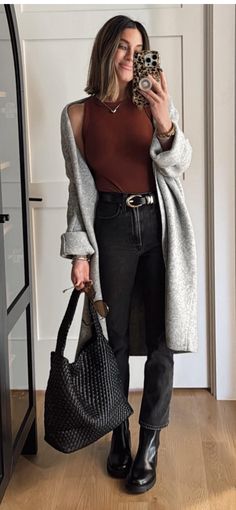 How To Style Brown Loafers Women, Black Button Up Cardigan Outfit, Funky Cardigan Outfit, Dark Brown Cardigan Outfit, Button Up Cardigan Outfit, Brown Cardigan Outfit, Errands Outfit, Ideal Closet, Minimal Wardrobe