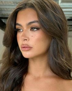 Makeup For Chestnut Brown Hair, Minimal Formal Makeup, Soft Glam Makeup Photoshoot, Brown Eyes Pale Skin Makeup, Makeup Ideas For Navy Dress, Nye Wedding Makeup, Baddie Makeup Blue Eyes, Bronze Latina Makeup, Night Wedding Makeup