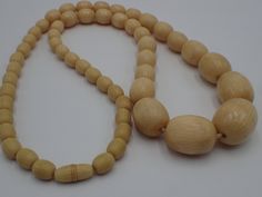 Vintage Bakelite Beaded Necklace length 64cm central beads 2.5 cm by 2 cm weight 59 grams tested positive for simichrome excellent condition other collectible, vintage jewelry in my sales (ref:B1211) I remain at your disposal for any information Free shipping worldwide! Be sure to add me to your favorites list! come see my other items! Thank you for your visit and hope soon Retro Wooden Bead Jewelry, Retro Wooden Round Bead Jewelry, Vintage Jewelry With Wooden Round Beads, Retro Necklace With Large Beads For Gift, Vintage Necklaces With Wooden Beads, Retro Large Beads For Gifts, Vintage Necklaces With Oval Beads For Gift, Vintage Oval Beads Necklaces For Gift, Vintage Oval Beads Necklace For Gift