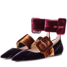 Elevate your style with Purple Velvet Mary Jane shoe ankle strap pointed-toe Flats. Crafted from luxurious velvet and featuring a chic pointy-toe design, these flats are both fashionable and comfortable. The buckle closures ensure a secure fit, while their versatile style makes them perfect for any occasion. Step out in style with these elegant flats. Handcrafted US sizing. Fits true to size. Luxurious Velvet: These Mary Jane ballet flats are crafted from high-quality purple velvet, giving them a rich and elegant appearance. Pointy Toe Design: The shoes feature a stylish pointy-toe design that adds a touch of sophistication to your outfit. Buckle Closure: They are equipped with secure buckle closures, ensuring a snug and adjustable fit for all-day comfort. Comfortable Flats: Despite their Black Ballerina Flats, Black Velvet Shoes, Purple Flats, Multicolor Shoes, Flat Pumps, Elegant Flats, Velvet Flats, Black Flats Shoes, Ballerina Shoes Flats