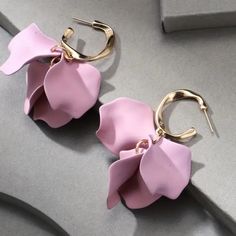 Pink & Gold Colored Flower Petal Earrings 18k Gold Plated. Retro Style Festive Charm. Eye Catching. Lightweight. Comfortable All Day Wear. Each Pair Sold Separately. Flower Petal Earrings, Petal Earrings, Flower Dangle Earrings, Petal Flower, Flower Petal, Earrings Pink, Flower Petals, Pink Gold, Retro Style