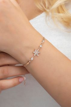 White Stone Lotus Flower Sterling Silver Bracelet ♥ ✔️Metal Used: 925 Sterling Silver ✔️Weight : 3,90 Gr ✔️Chain Length : 17+4 Cm ✔️Stone Type : Zircon ✔️Coating : Rose Gold Plated ⚠️Care: It does not darken as long as contact with substances such as Perfume, Water, Alcohol, Cream, Bleach is avoided. -NRZ998508 Rose Gold Flower Shaped Bracelets For Wedding, Dainty Rose Gold Flower Bracelets, Dainty Rose Gold Flower-shaped Bracelets, Dainty Rose Gold Flower Bracelet, Dainty Rose Gold Bracelet With Flower Charm, Elegant Rose Gold Bracelets With Flower Charm, Elegant Rose Gold Bracelet With Flower Charm, Delicate Rose Gold Bracelet As Gift For Her, Flower Shaped Bracelets For Her