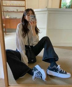 Korean Girl Style, Cool Pics, Ribbed Tee, Army Bts, Korean Girl Fashion, 가을 패션, Korean Outfits, Looks Vintage, Outfits Casuales