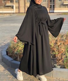 Muslim Long Dress, Islamic Modest Fashion, Modest Outfits Muslim, Outfits Muslim, Fancy Short Dresses, Hijabista Fashion, Abaya Design, Stile Hijab, Blouse Casual Fashion