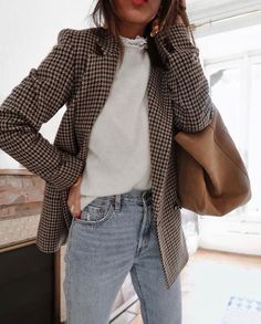 Vuitton Outfit, Casual Chic Outfits, Blazer Outfits Casual, Summer Work Outfits, Mode Casual, Sweater White, Fashion Hair, Fleetwood Mac