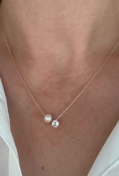 خواتم خطوبة, Choker Pearl, Jewelry Minimal, Single Pearl, Solitaire Necklace, Classy Jewelry, Everyday Necklace, Jewelry Lookbook, Wedding Necklaces