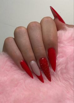 Red Stilletos Nails, Stilleto Nails 2024, Simple Stiletto Nails, Acrylic Nails Almond Shape, Long Red Nails, Hello Nails, Fancy Nails Designs, Pointed Nails