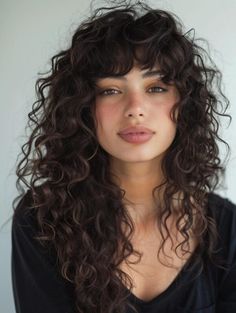 Brunette Layers With Bangs, Photos For Summer, Corte Shaggy, Long Layered Curly Hair, Haircut And Style, Bangs Layers, Curly Hair Fringe, Long Curly Hairstyles, Wood Mantel Shelf