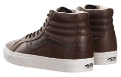 The Vans Sk8-Hi Reissue is a perfect combination of classic style and modern comfort. The upper is made of premium leather for a luxurious look, while the padded collar and heel provide support and comfort. The round boot laces add a touch of class, and the white midsole provides contrast. The reinforced toe and rubber outsole make this shoe durable, while the sleek design makes it perfect for any outfit. Vans Sk8 Hi Reissue, Boot Laces, Vans Sk8 Hi, Sk8 Hi, Touch Of Class, Vans Sk8, Lace Boots, High Top, Sleek Design