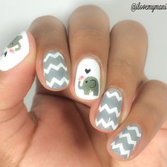 This mani by @ilovemymani is too cute to handle! Elephant Nail Art, Elephant Nails, Chevron Nail Art, Art Ideas For Teens, Animal Nail Art, Chevron Nails, Super Cute Nails, Animal Nails