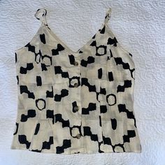 Size: Xsmall Style: Printed Button Down Tank Top Brand: H&M Condition: New - Never Worn (Nwt) Chic H&m Tops For Vacation, H&m Tops With Button Closure For Day Out, Trendy H&m Tops With Button Closure, Trendy H&m Tops With Buttons, Blue Suit Vest, Button Down Tank Top, Green Halter Top, Nursing Tank Top, Pink Halter Top