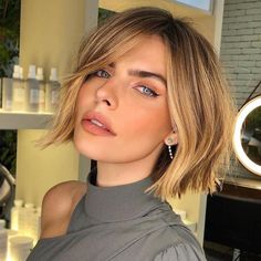 Bob Balayage, Kort Bob, Longer Pixie Haircut, Long Pixie Hairstyles, Messy Bob Hairstyles, Thick Hair Cuts, Medium Long Hair, Medium Hair Cuts, Short Bob Hairstyles