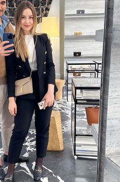 Gabi menna outfit inspo Look Office, Flats Outfit, Business Chic, Classy Work Outfits, Suit Style, Fashion Mistakes, Style Mistakes, Blazer Fashion