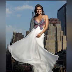 Great Condition! Size 2 Open Low Back And Open Sides. Butterfly Prom Dress, Dresses Elegant Short, 2011 Prom Dresses, Terani Dresses, Ball Clothes, Elegant Couture, Wedding Butterfly, Dress Butterfly, Butterfly Wedding