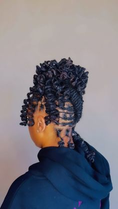 Loctician Specialist🧚🏾‍♂️ Thee Fairy LocMother 🧚🏽‍♀️ | Ooooooweeee now that’s 🔥🔥🔥! Another blind freestyle! Not your typical service where we work together to come up with a style but my… | Instagram Wedding Hairstyles For Locs The Bride, Loc Versatility, Microloc Hairstyles, Locs Updo, Loc Retwist, Mushroom Hair, Beautiful Locs, Short Locs Hairstyles, Dreadlock Styles