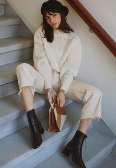 Minimalist Moda, Monochromatic Outfit, Beige Outfit, Fall Inspiration, Style Winter, French Chic, Golf Fashion, Fall Style