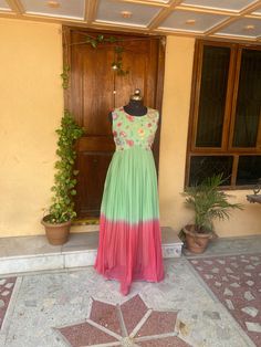 Anarkali suit usa /green anarkali kurta full sleeve  / Indian dress with ombré dye/ mehendi outfit embroidered anarkali/Indian green dresses / voggish / anarkali/ teens dress         Looking for a perfect indian dress/anarkali/suit sets that are trendy, unique and easy to carry !! yess, You are at the right place. we carry such versatile pieces of anarkalis and suit sets, kurtas that really let you stand out in any occassion !!      featuring this beautiful georgette 2 shade anarkali in green and peach color that has embroidery at the body as shown !! A very classy, beautiful yet unique look makes your occasion so Perfect !! Ready to ship in USA !!  Details :  - color : green and peach  - Dress : georgette anarkali  - sleeve : sleeveless , high neck  - Lining : yes , back zipper closure - Indian Dresses Anarkali, Indian Mehendi, Dress Anarkali, Suits Usa, Green Anarkali, Mehendi Outfit, Georgette Anarkali, Embroidered Anarkali, Teen Dress