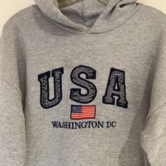 Vtg Washington DC Sweatshirt Made In USA XL American Knitwear Hoodie Embroidered. Condition is "Pre-owned". Shipped with USPS Priority Mail. AWESOME VINTAGE HOODIE, MADE IN USA COTTON BLEND SIZE XL SOME WASH WEAR AND KANGAROO POCKET NEEDS A FEW STITCHES AS THEY HAVE COME LOOSE ON EITHER SIDE SEE PHOTOS MEASURES LAID FLAT UNDERARM ACROSS 23” LENGTH 28”