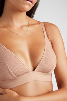 Paula here wears a size 1 [Paula 1] Diy Bra, Soft Bra, Triangle Bralette, Everyday Bra, Triangle Bra, Nursing Bra, Demi Bra, Plunge Bra, Hook Eye