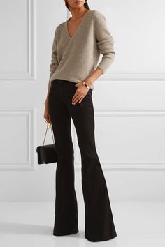 Flared Pants, Looks Chic, Work Wardrobe, Work Attire, Looks Style, Office Fashion, Office Outfits, Work Fashion, Outfit Idea