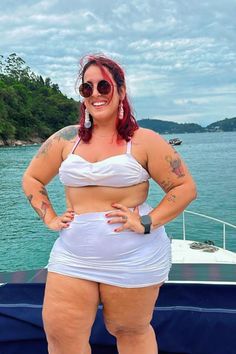 Dark Beauty Photography, Chic Swimsuit, Big Women Fashion, Hands On Hips, Dark Beauty, The White