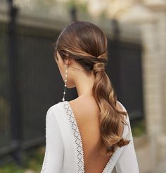 Low Wedding Ponytail, Bridal Low Ponytail, Elegant Half Up Half Down Wedding Hair, Medium Hair Ponytail, Ponytail Bridal Hair, Bridal Ponytail, Wedding Hairstyles For Medium Hair