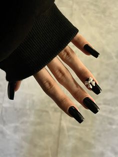 🥷 Cute Black Square Nails, Square Black Nails, Black Nails Square, Black Square Nails, Lilac Nails, Punk Nails, Minimalist Nail Art