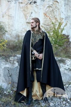 Cloak Moda Medieval, Medieval Cloak, Black Cloak, Warm Fabric, Historical Reenactment, Medieval Costume, Medieval Clothing, Medieval Dress, Fantasy Costumes