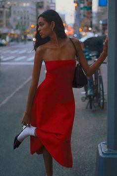 Knitted Midi Dress, Midi Sweater Dress, Red Summer Dresses, Pop Of Red, Red Dress Outfit, Sequin Party Dress, Strapless Midi Dress, Holiday Party Dresses, Holiday Party Outfit