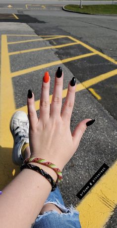 Halloween Nails Neon, Coffin Nails Halloween, Orange And Black Nails, Black Nails Coffin, Nails Black Coffin, Coffin Nails Black, Halloween Nails Diy, Black Coffin Nails, Nails Neon