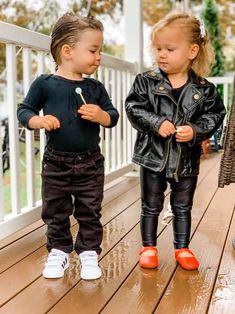 Boy Girl Twin Halloween Costumes, Onda Disco, Boy Girl Twin Outfits, Old Halloween Costumes, Twin Halloween Costumes